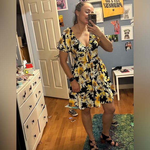 Donna Morgan dress size 4 with tags. IT HAS POCKETS - Picture 9 of 10